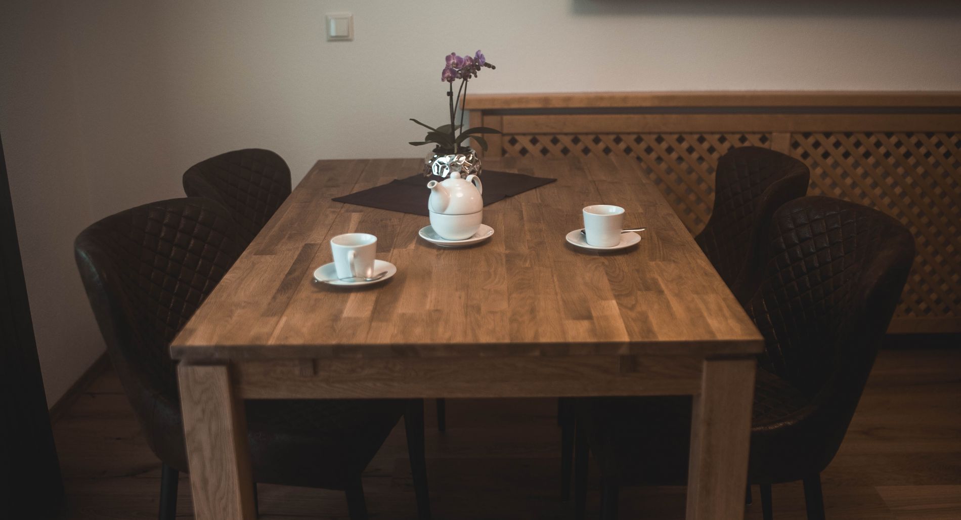 Bergkristall – Essbereich mit Teeservice